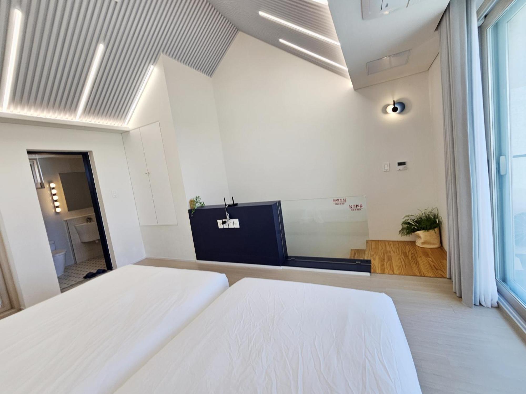 Jeju Badayeon Villa Согвипхо Экстерьер фото